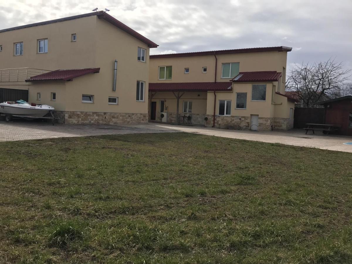 Motel Casa Ryana Self Check-In Gilău Exterior foto